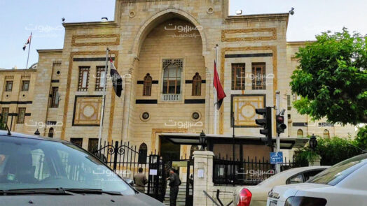 الانتخابات إلزامية لطلاب جامعة دمشق، والشتائم حاضرة في مراكز الاقتراع