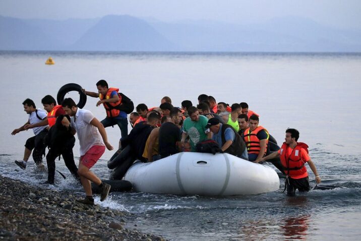 خلال يومين.. وصول عشرات المهاجرين إلى الجزر اليونانية