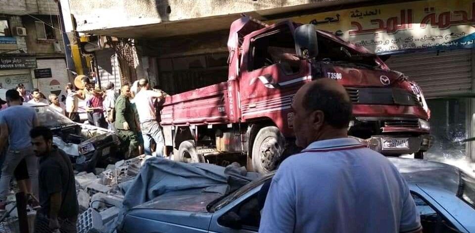 وفاة شخصين إثر انقلاب شاحنة في مدينة قدسيا بريف دمشق