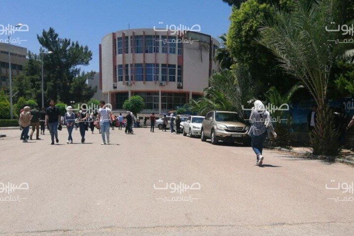 جامعة دمشق تفرض الاستفسارات الخطية على الطلاب: نموذج وطابع مالي
