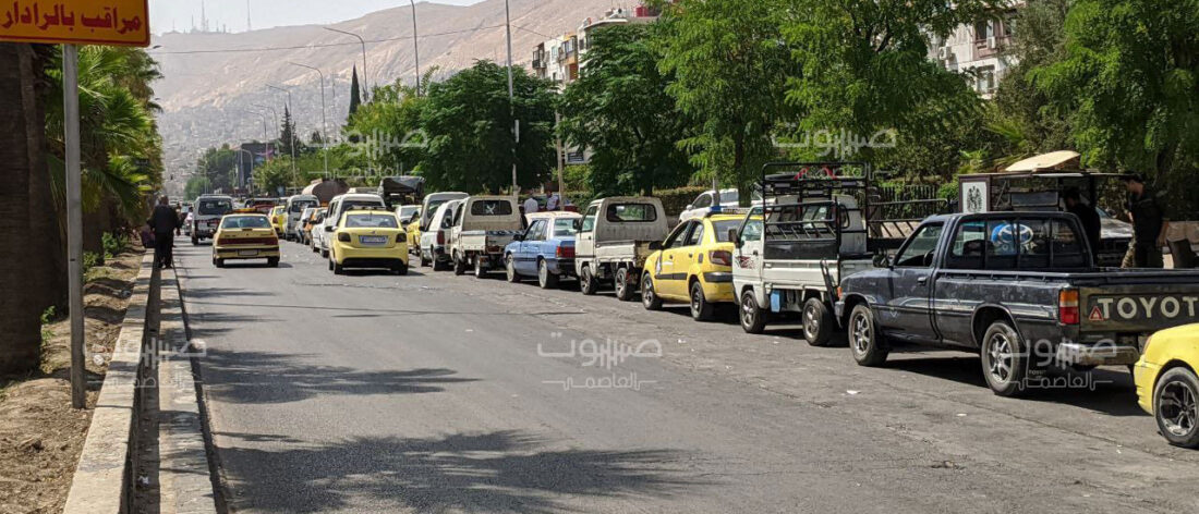 حكومة النظام تخفّض مخصصات السيارات الحكومية من البنزين