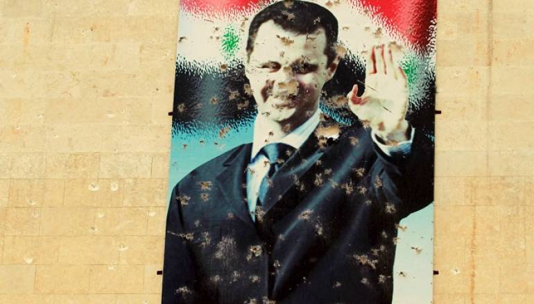 "لا يستحق العفو".. مجلة أمريكية: استعادة الأسد للشرعية الدولية مهمة صعبة