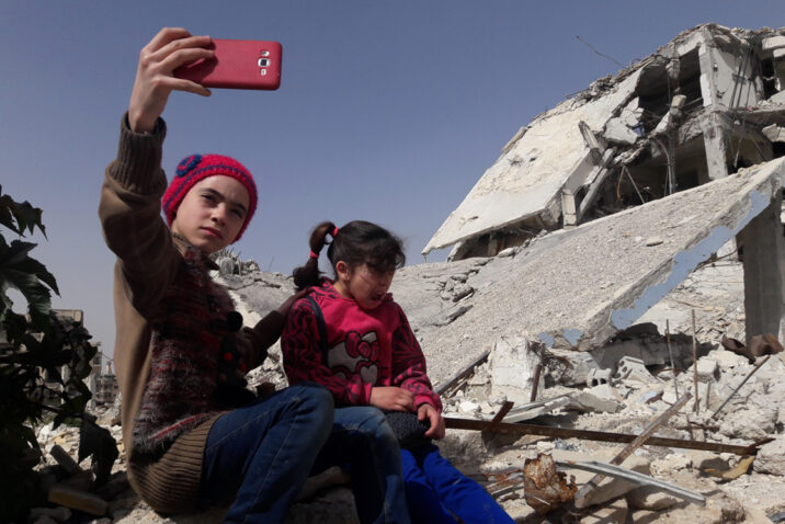 وثّقت يوميات حصار الغوطة الشرقية.. الشبكة السورية ترشّح الطفلة "إينار" لجائزة السلام الدولية