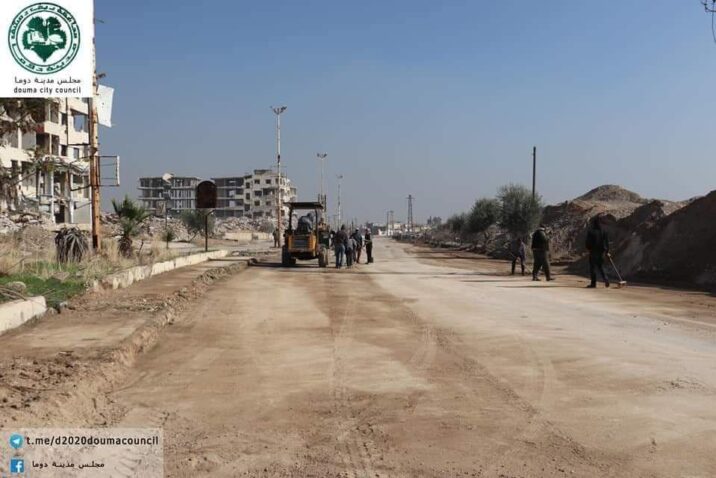 محافظة ريف دمشق تُعيد افتتاح طريق دوما- حرستا، والرابعة تُثبّت حواجزها